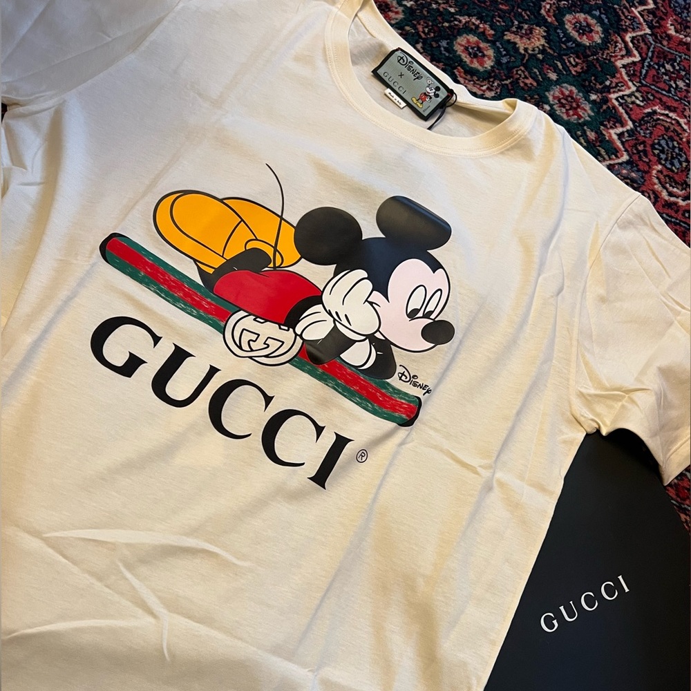 Beautiful Authentic Gucci x Disney Mickey T-shirt size L BRAND NEW WITH TAGS